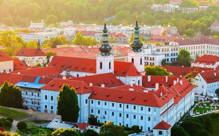 Visita privada a pie del Monasterio y la Biblioteca de Strahov en Praga