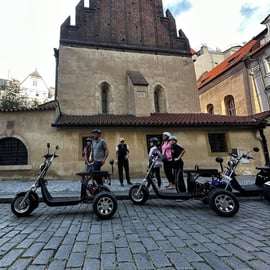 Praga: 2 horas de passeio FUN TRIKE em Praga com guia de turismo