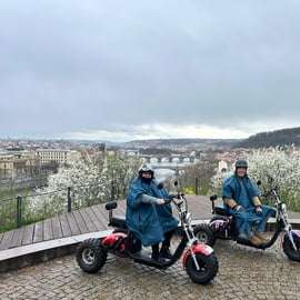 Gran tour de la ciudad en triciclo eléctrico por Praga - Guiado en directo