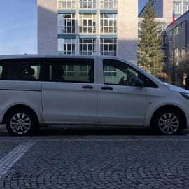 Praga: Traslado privado al aeropuerto en Minivan (PRG)