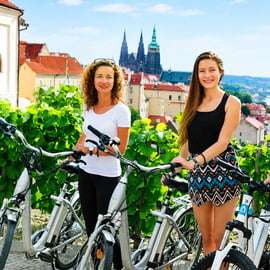 Praga: City tour em pequenos grupos ou tour particular em E-Bike