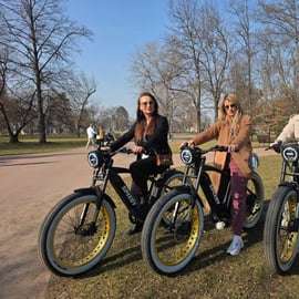 Praga Viewpoints & Historical Ebike Tour