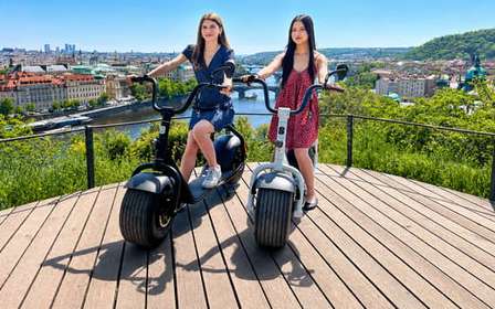 Praga: Tour en E-Scooter en grupo reducido o privado con servicio de recogida