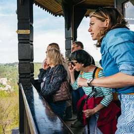 Praga: Viagem de um dia a Karlovy Vary com Torre de Vigia e Funicular