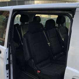 Aeroporto de Praga: Traslado particular para o centro da cidade em uma minivan