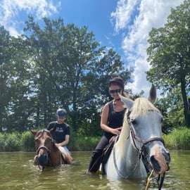 Passeio a cavalo perto de Praga