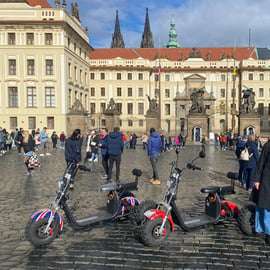 Gran tour de la ciudad en triciclo eléctrico por Praga - Guiado en directo
