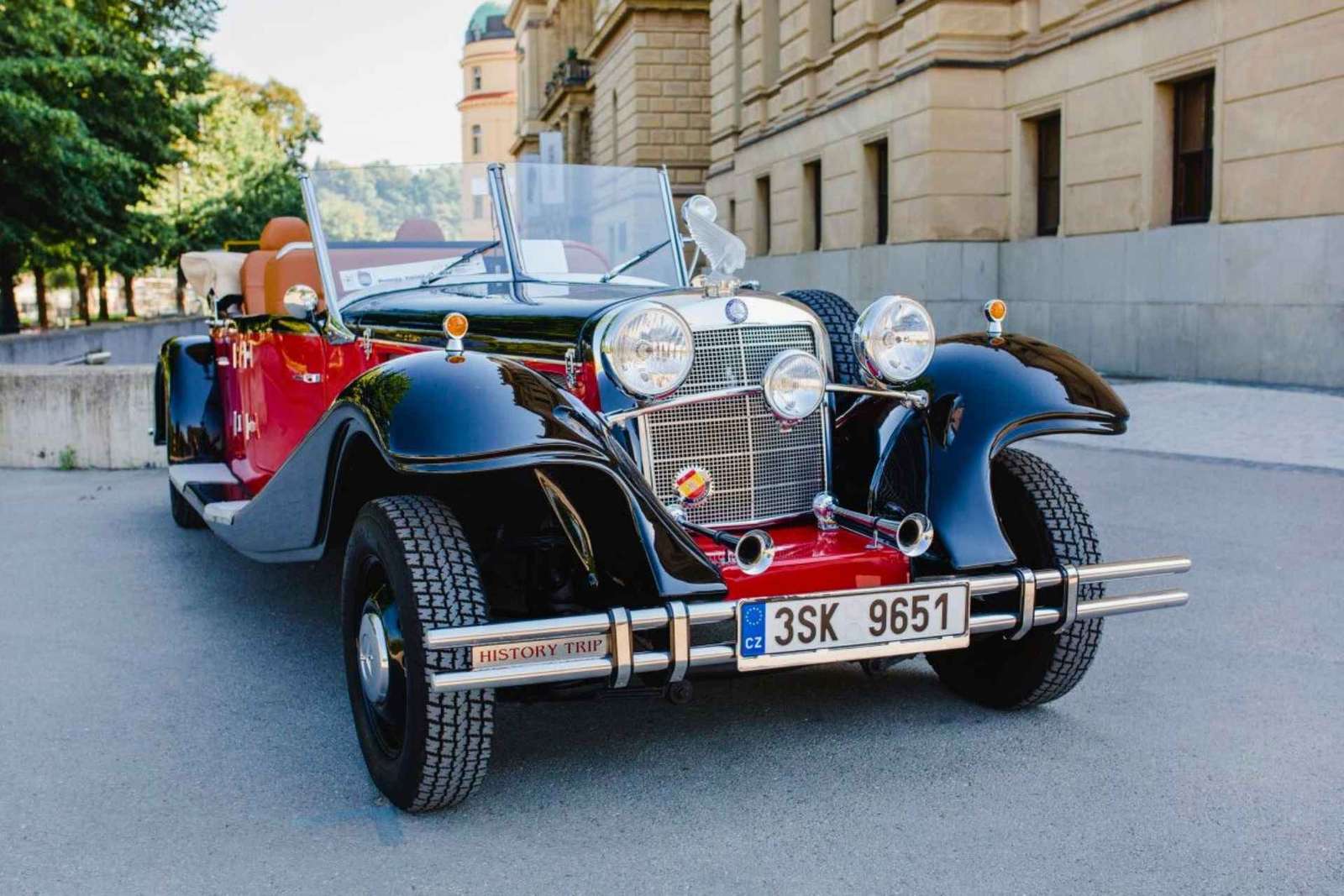 Praga: Tour privato della città vecchia in auto d'epoca