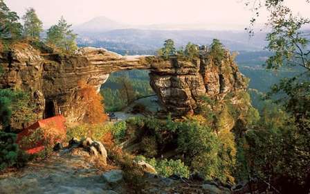 Desde Praga: Tour Privado del Parque Nacional de la Suiza de Bohemia