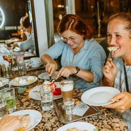 Praga: Tour gastronômico premiado pela Cidade Velha com 4 bebidas incl.