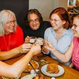 Praga: Tour gastronômico premiado pela Cidade Velha com 4 bebidas incl.