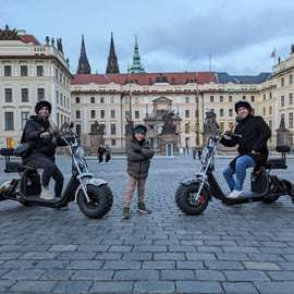 Gran tour de la ciudad en triciclo eléctrico por Praga - Guiado en directo