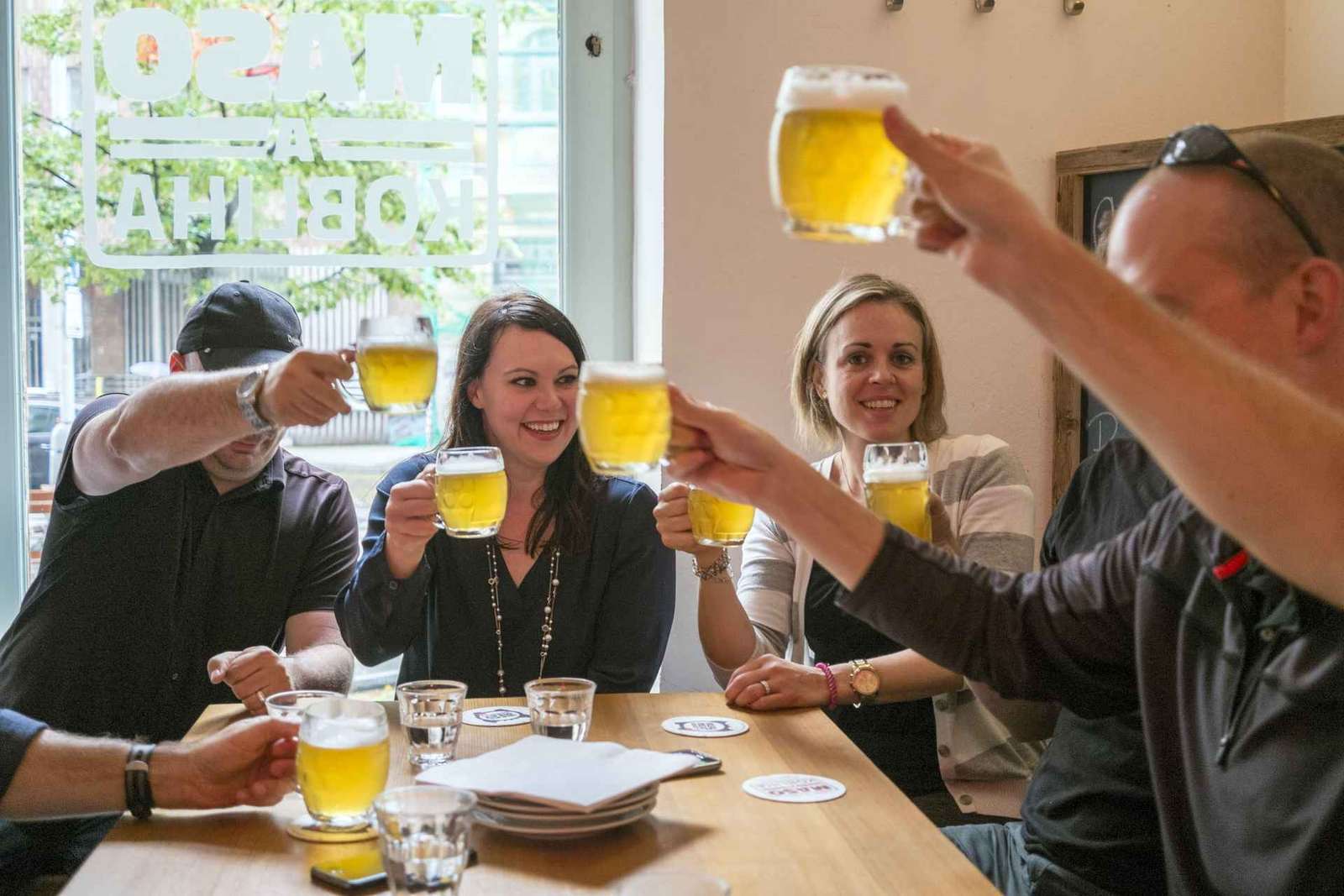 Praga: Visita guiada a pie con degustación de comida y cerveza