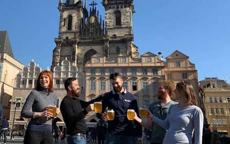 Praga: Visita a bares históricos con bebidas