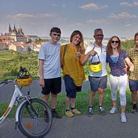 Tour turístico de 3 horas por Praga en bicicleta eléctrica