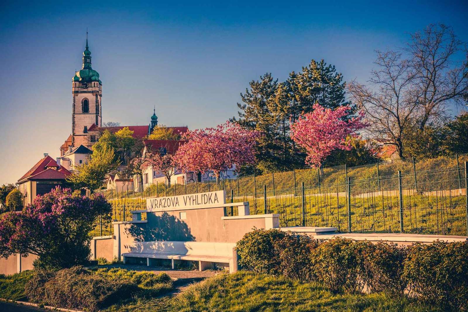 Desde Praga: ruta del vino bohemio con delicias y castillos