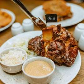 Praga: Tour gastronômico premiado pela Cidade Velha com 4 bebidas incl.