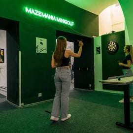 Praga: minigolf con birra e prosecco illimitati