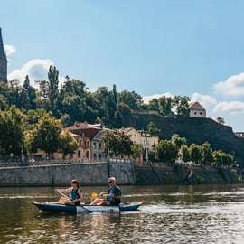 Praga: Visita guiada de canoagem ao rio Vltava