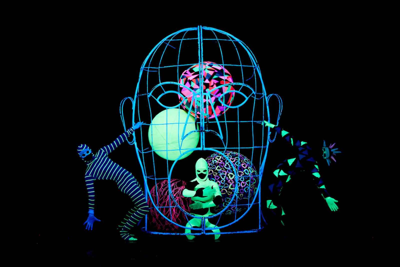 Praga: Espectáculo WOW Teatro de Luz Negra