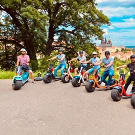 Praga: Fat Tire E-Scooter Tour guiado