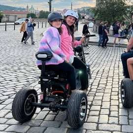 Praga: 2 horas de passeio FUN TRIKE em Praga com guia de turismo