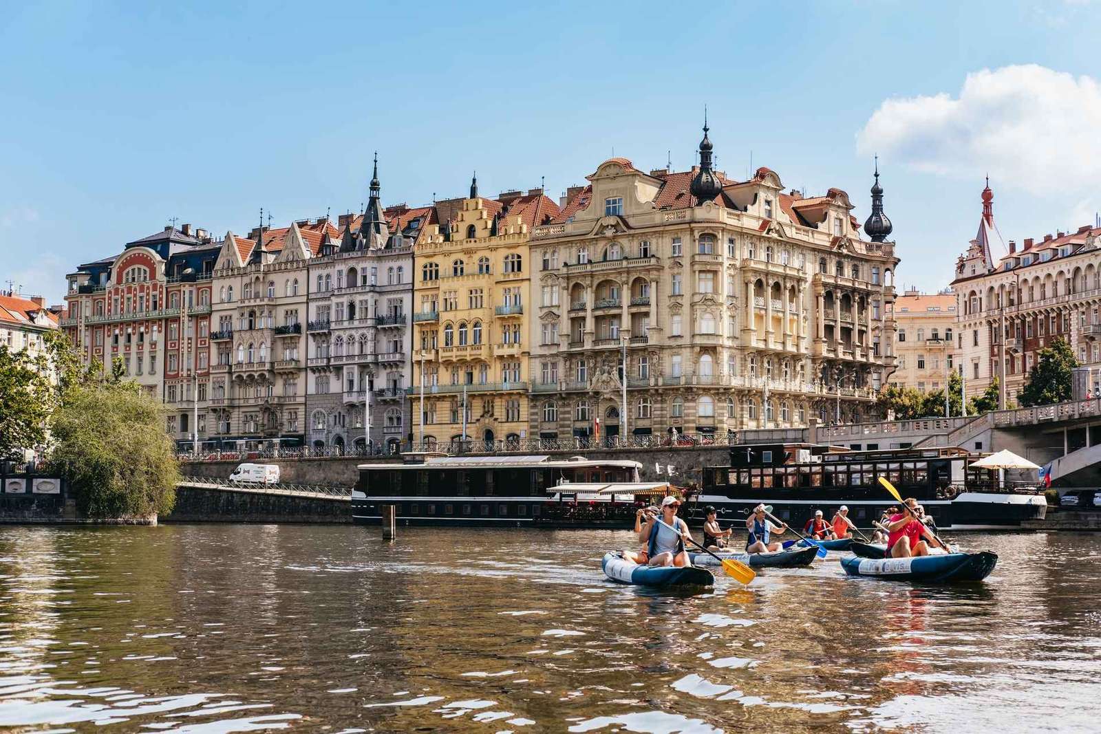 Praga: Visita guiada de canoagem ao rio Vltava