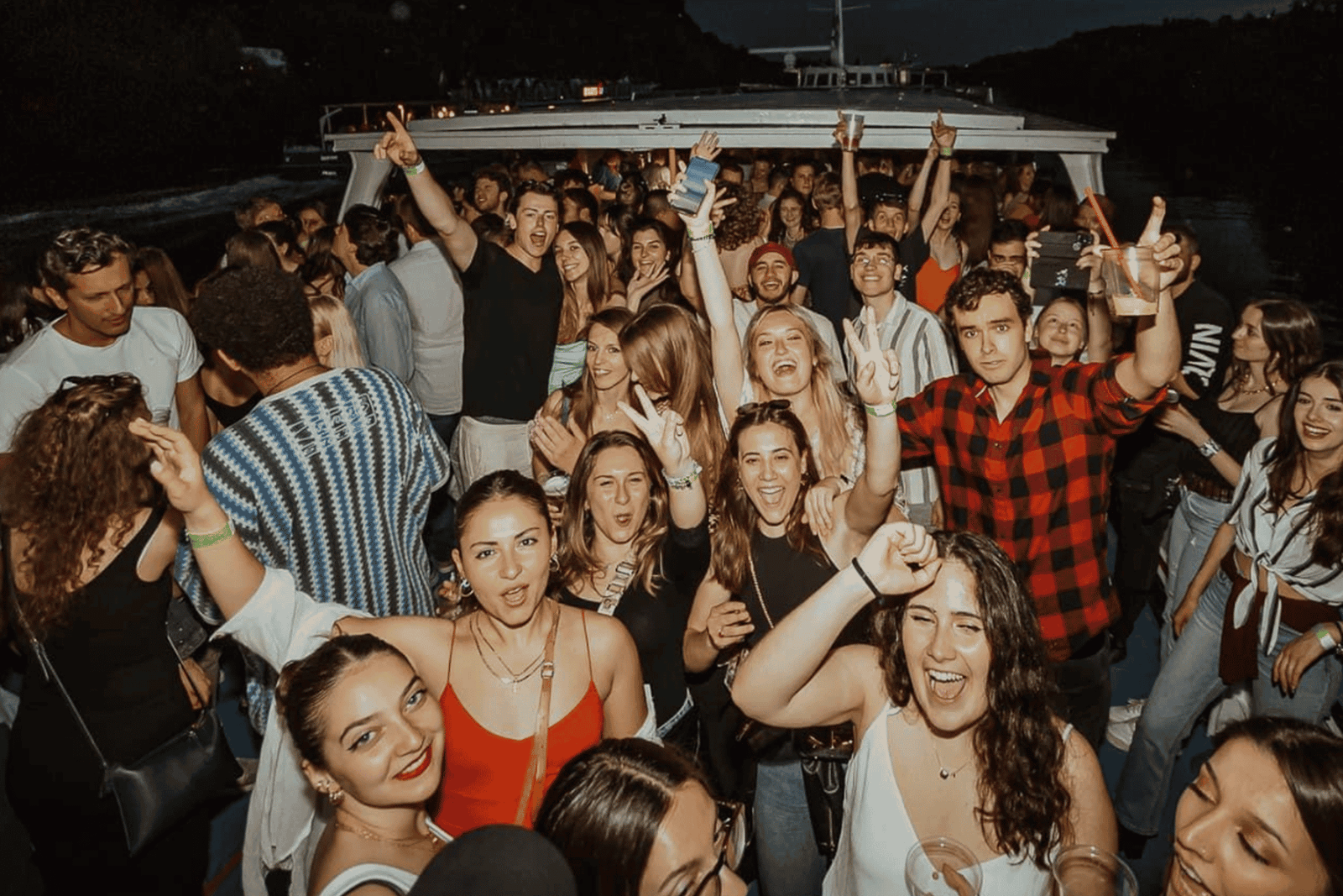 Praga: Cruzeiro de festa com afterparty no EPIC