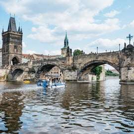Praga: Bicicleta de Cerveza en un Barco Ciclista