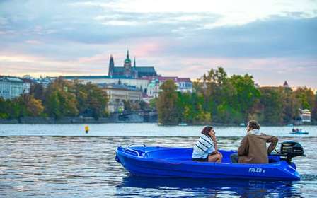 Prague: Motorboat Rental without License