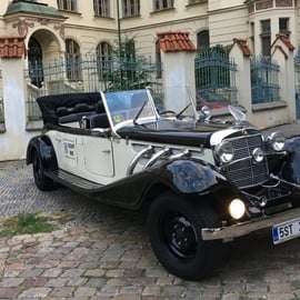 Praga: prywatna wycieczka zabytkowym samochodem