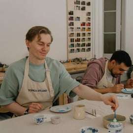 Praga: taller de pintura tradicional de porcelana azul checa