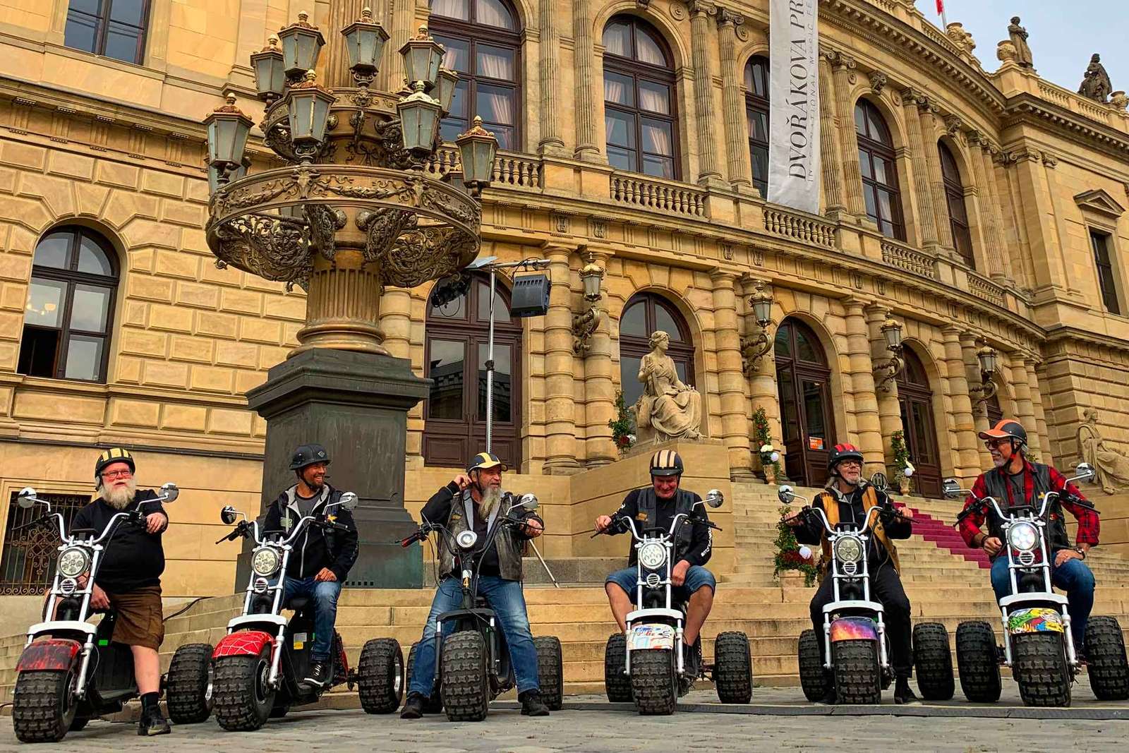 Praga: Tour guidato della città in Trike Elettrico