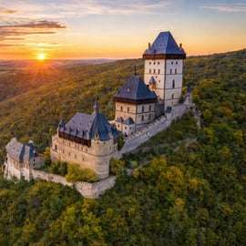 Praga: Tour All-Inclusive del Castello di Karlstejn e delle Grotte