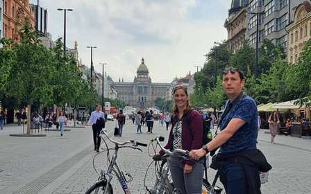 Tour della città in E-Bike di Praga: 2 ore