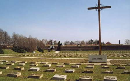 Desde Praga: Tour en autobús con todo incluido al Memorial de Terezin
