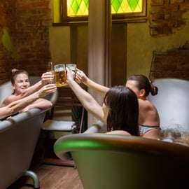 Praga: Kąpiel w piwie i winie z doświadczeniem w jaskini solnej