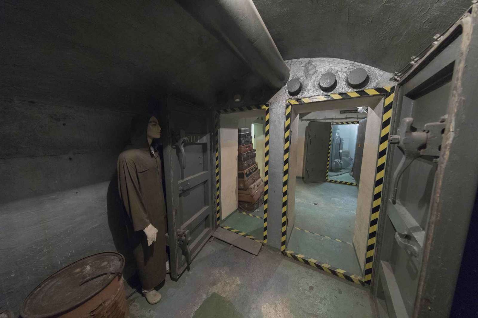 Praga: Storia del comunismo e bunker nucleare: tour guidato