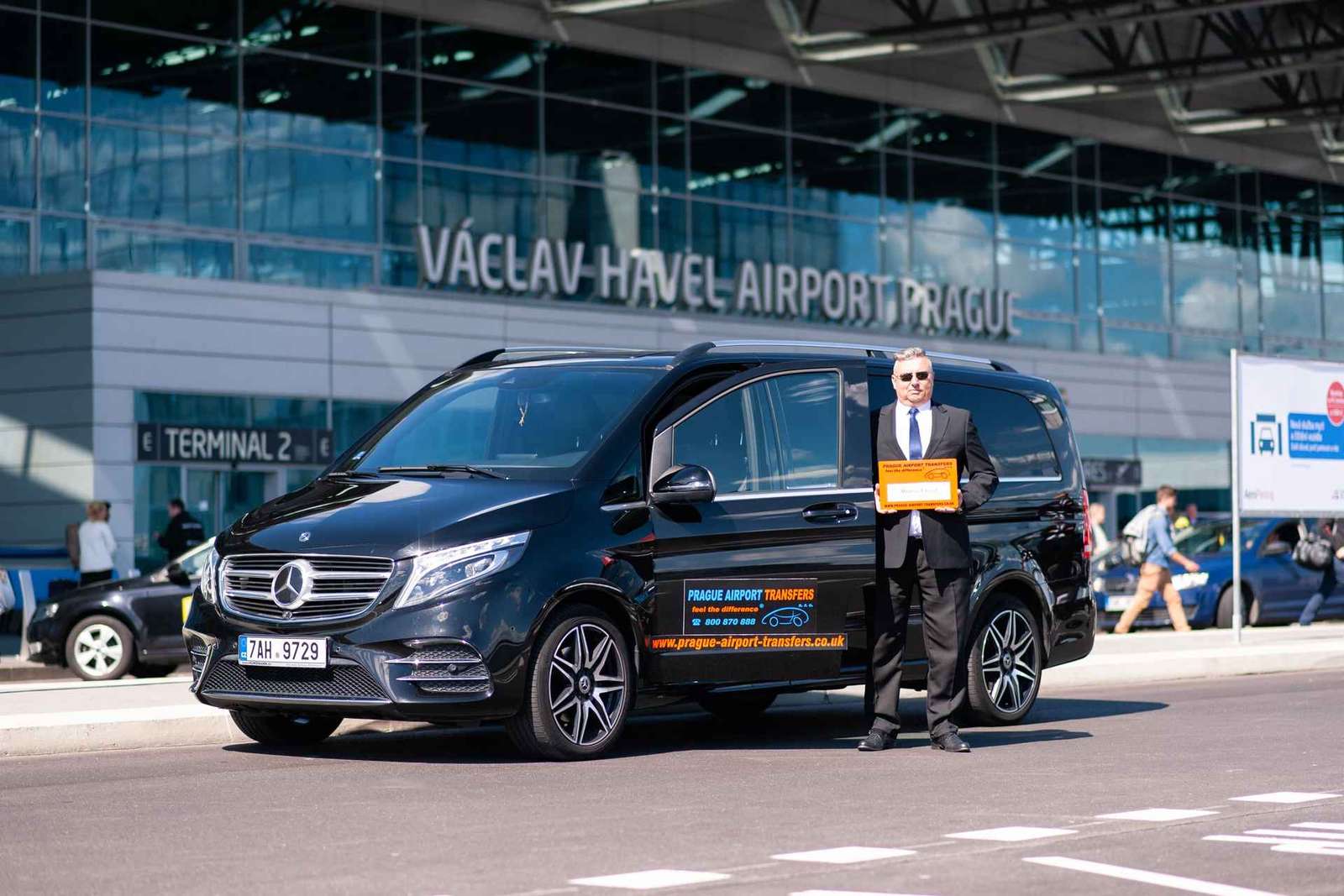 Aeroporto de Praga: Traslado compartilhado de/para o Aeroporto Václav Havel