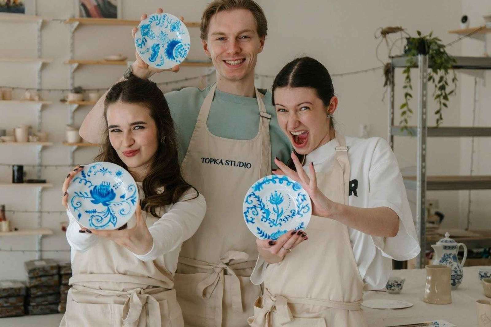 Praga: taller de pintura tradicional de porcelana azul checa