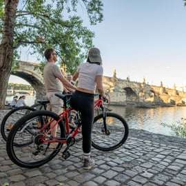 Tour turístico de 3 horas por Praga en bicicleta eléctrica