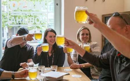 Praga: Visita guiada a pie con degustación de comida y cerveza