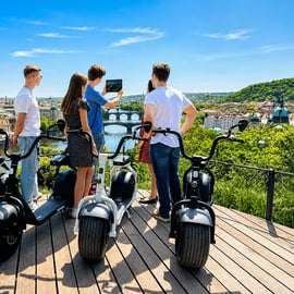 Praga: passeio de 3 horas em scooter elétrica com pneus largos