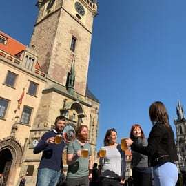 Praga: Visita a bares históricos con bebidas