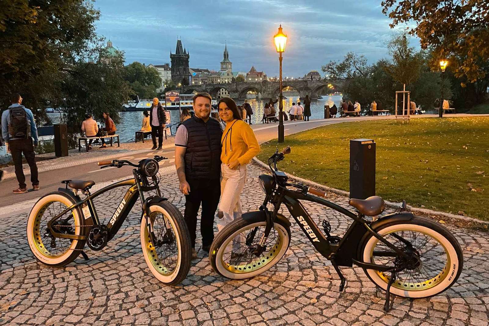 Praga Viewpoints & Historical Ebike Tour