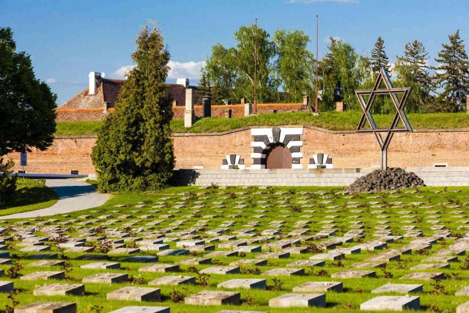 Desde Praga: Visita al Campo de Concentración de Terezin