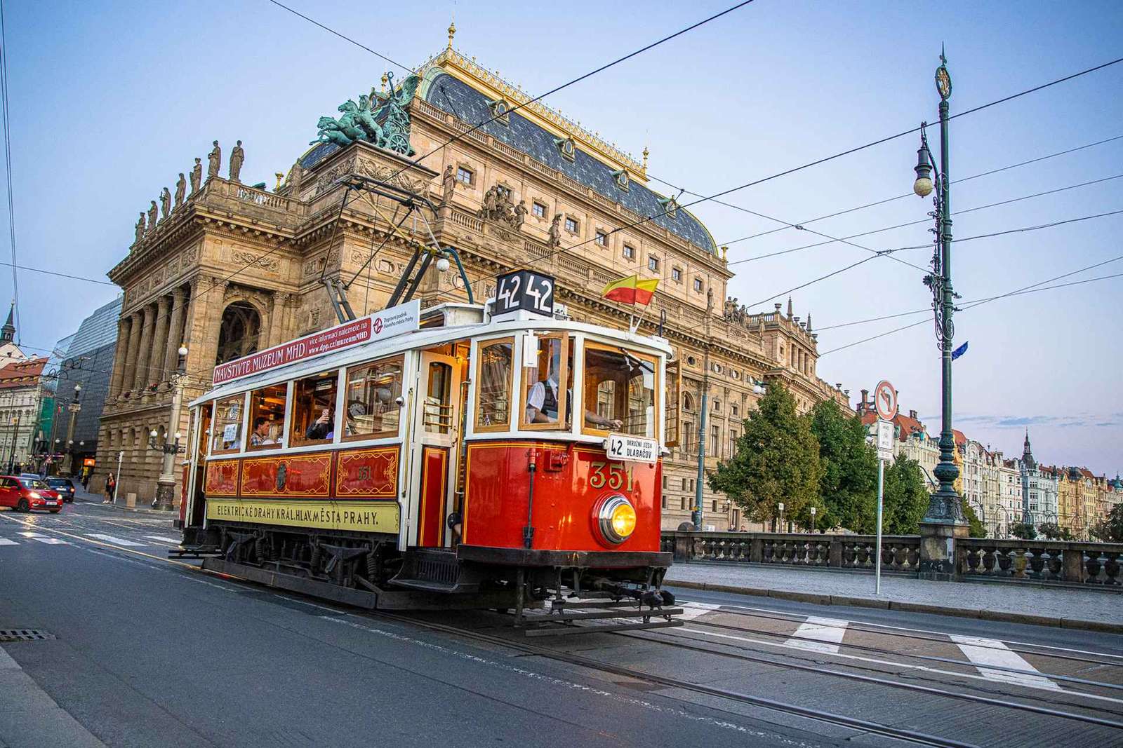 Praga: billete para el tranvía histórico Hop-on Hop-Off de la línea 42