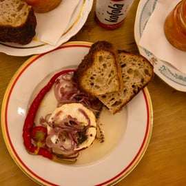 Tour gastronómico secreto a pé em Praga