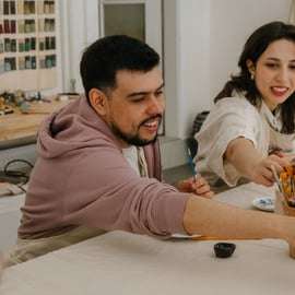 Praga: taller de pintura tradicional de porcelana azul checa