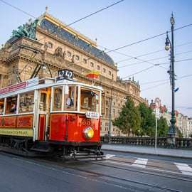 Praga: billete para el tranvía histórico Hop-on Hop-Off de la línea 42
